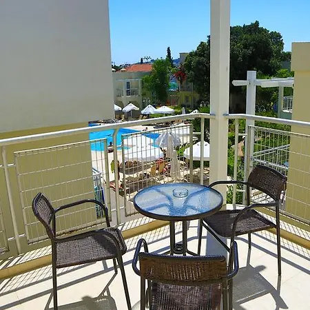 Mandarin & Semesteranläggning (resort)